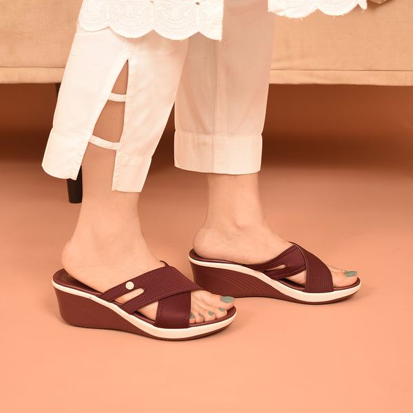 Ladies Casual Wedge Slipper